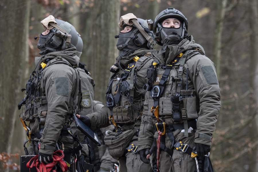 Полицейские