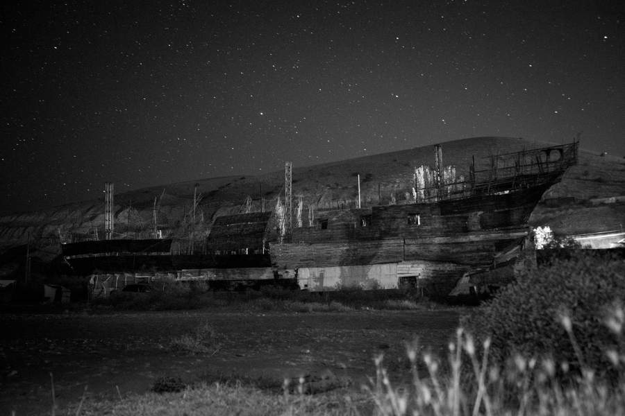 Корабль на берегу