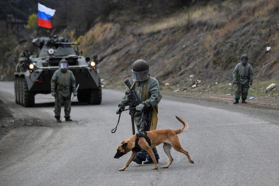 Специалисты Международного противоминного центра Минобороны России