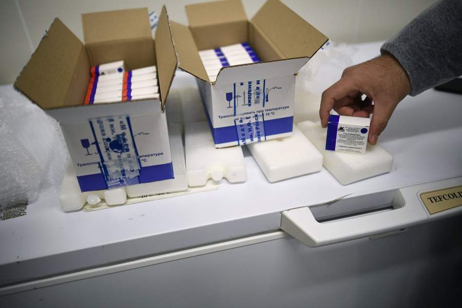 Упаковка в коробки.