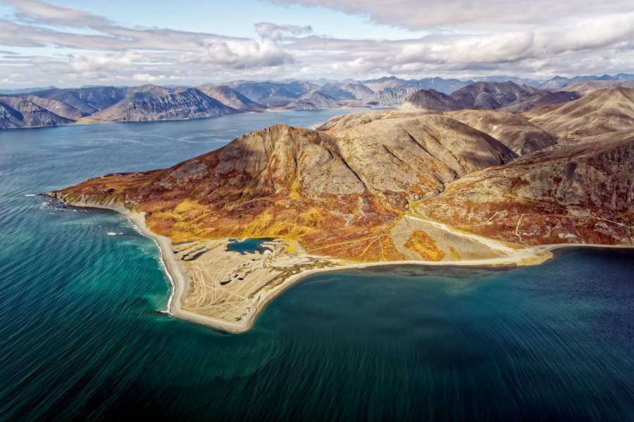 Залив Креста славится красивыми пейзажами, реками, бухтами и сопками. 