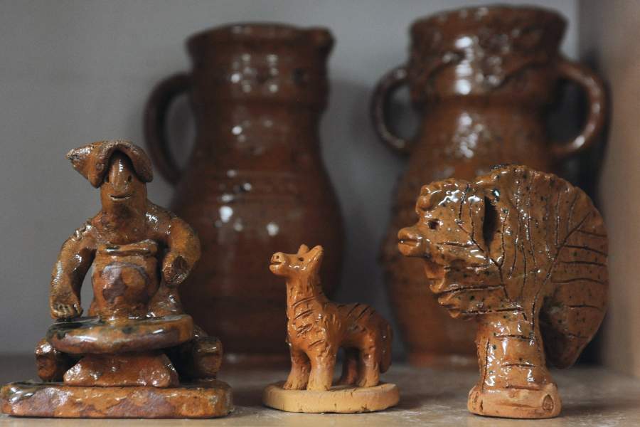 Игрушки "Гончар", "Собачка" и "Петушок", созданные мастером 