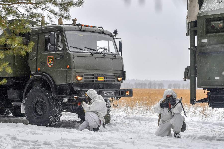 Отражение нападения диверсионной группы условного противника во время тактико-специального учения оперативно-тактических ракетных комплексов «Искандер-М» гвардейской танковой армии Западного военного округа в Ивановской области