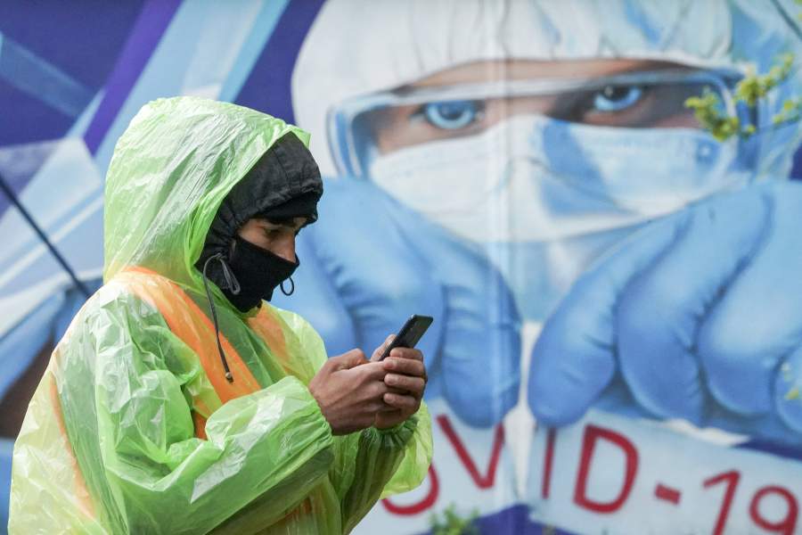Граффити в Москве на тему коронавируса