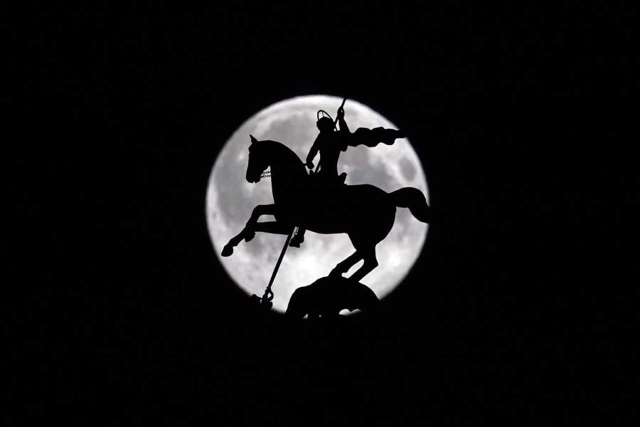 Московское полнолуние