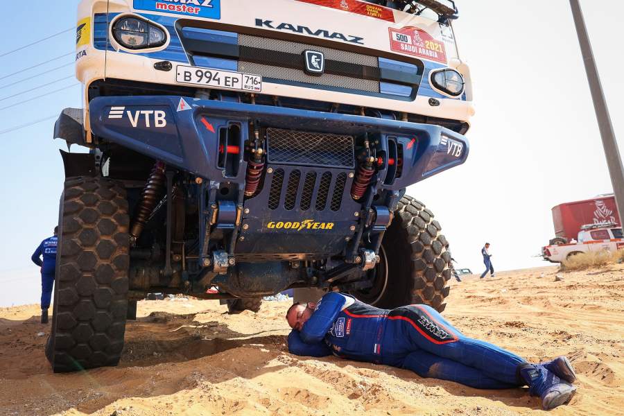 у грузовика