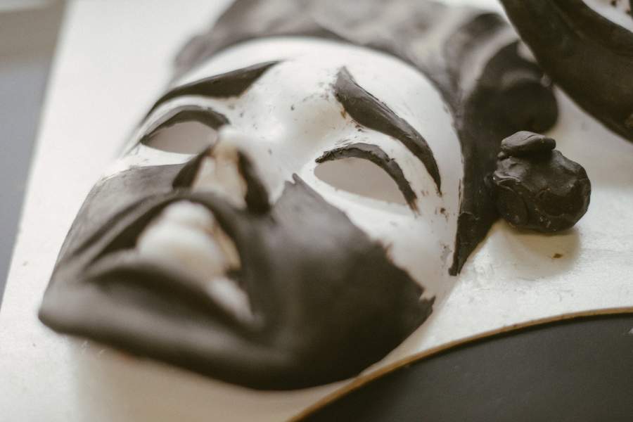 Немного волшебства и пластилина - макет масок для муз театра, Комедии и Трагедии, готов