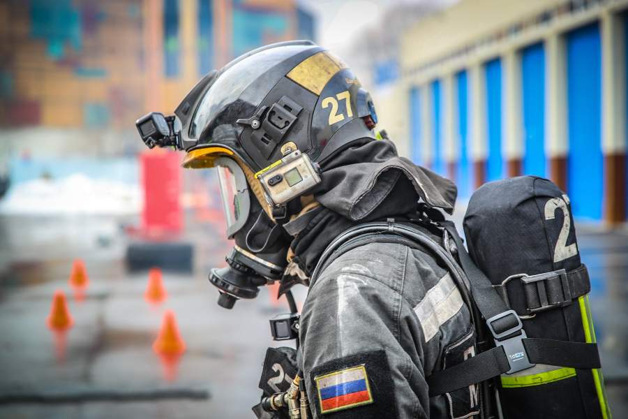 сотрудник мчс