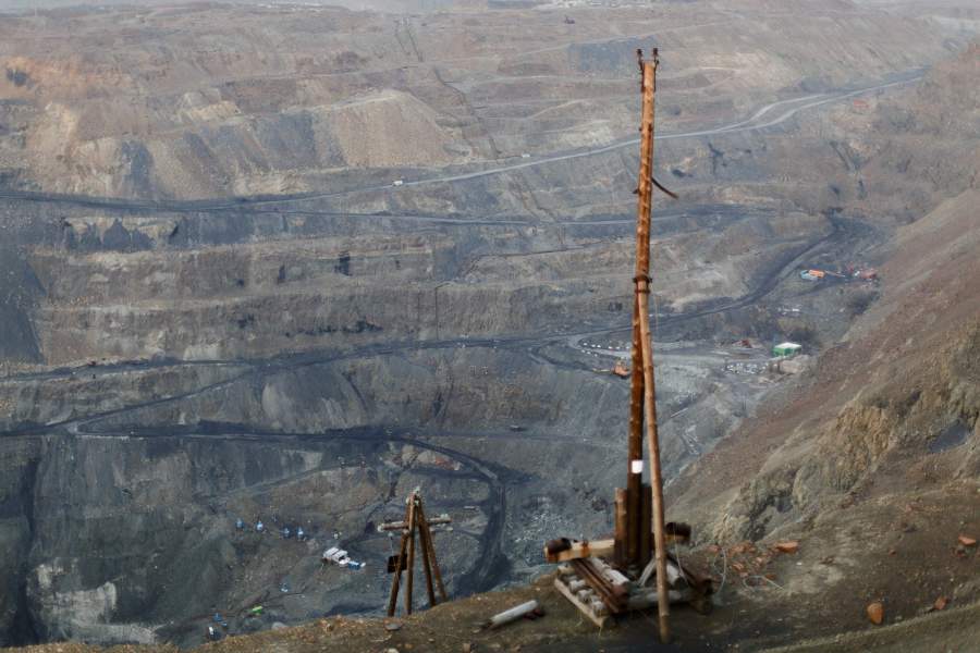 Виды на карьер Медвежий ручей. Один из первых рудников, на котором до сих пор ведутся работы. Глубина его достигает 450 метров