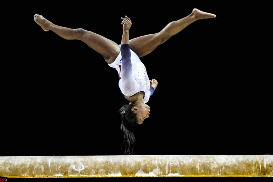 6 гимнастка