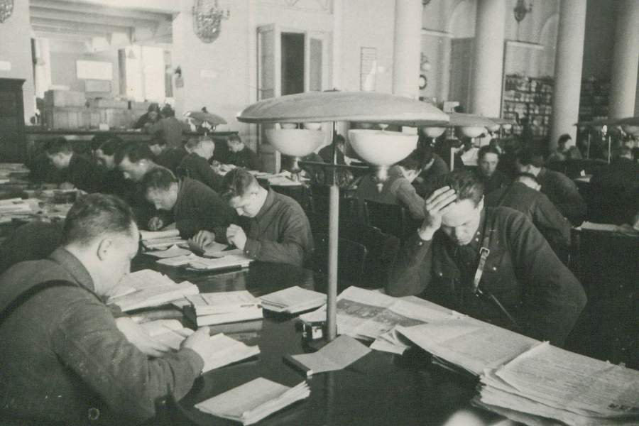 Читальный зал Дома Пашкова. 1940-е годы