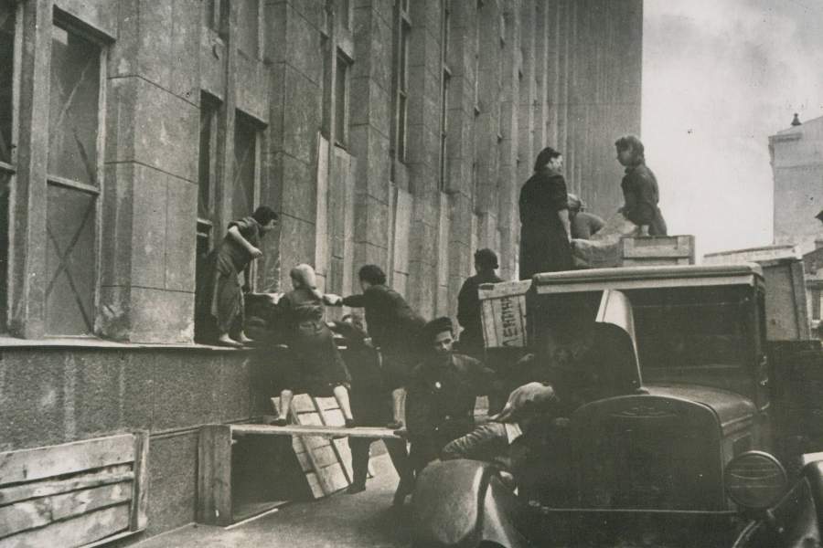 1944 год, эвакуация фондов