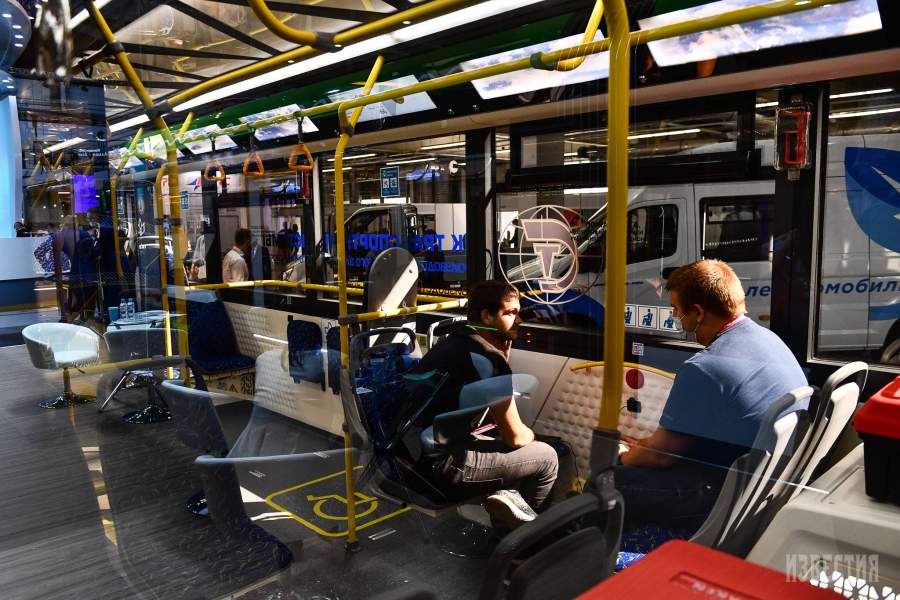 Троллейбус «Адмирал» с динамической зарядкой на стенде компании "ПК Транспортные системы" на Международной промышленной выставке в Екатеринбурге