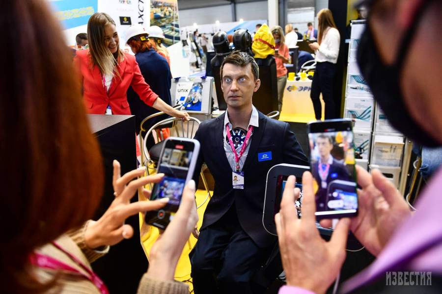 Человекоподобный робот Robo-C (робот Алексей) компании Promobot на Международной промышленной выставке 
