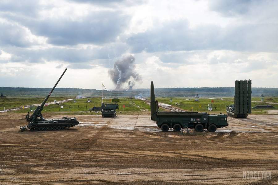 Тяжелый калибр- дальнобойная пушка 2с7 «Пион», оперативно-тактический комплекс «Искандер» и зенитная система С-300В4