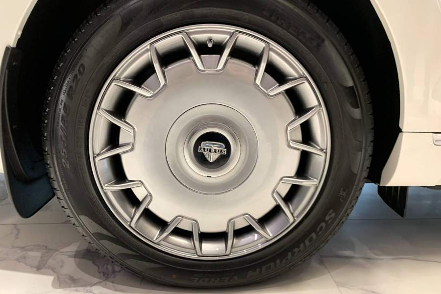 шоу-рум автомобилей Aurus