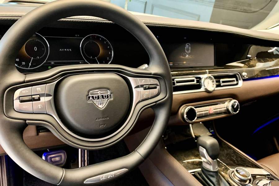 шоу-рум автомобилей Aurus