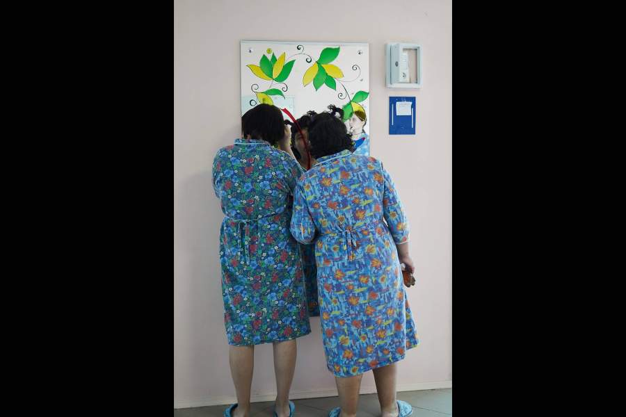 Когда родители узнали об обмане, они спохватились и забрали дочь. Если бы ложь не открылась, девушка пополнила бы ряды сверстниц, которые ищут профессию без требований к высшему образованию