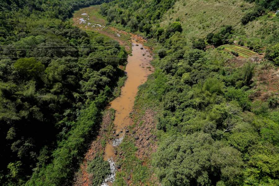 Обмелевшая река