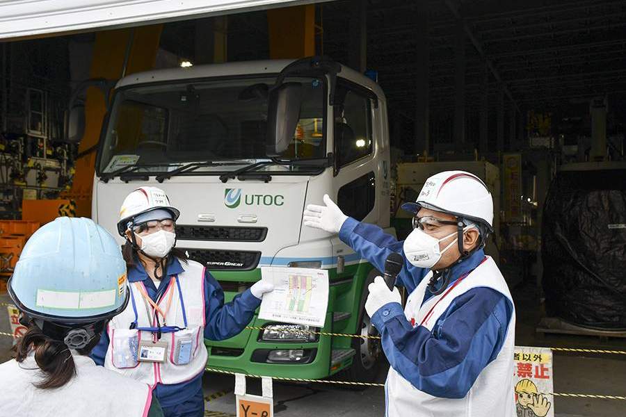 Грузовик для перевозки очищенной воды