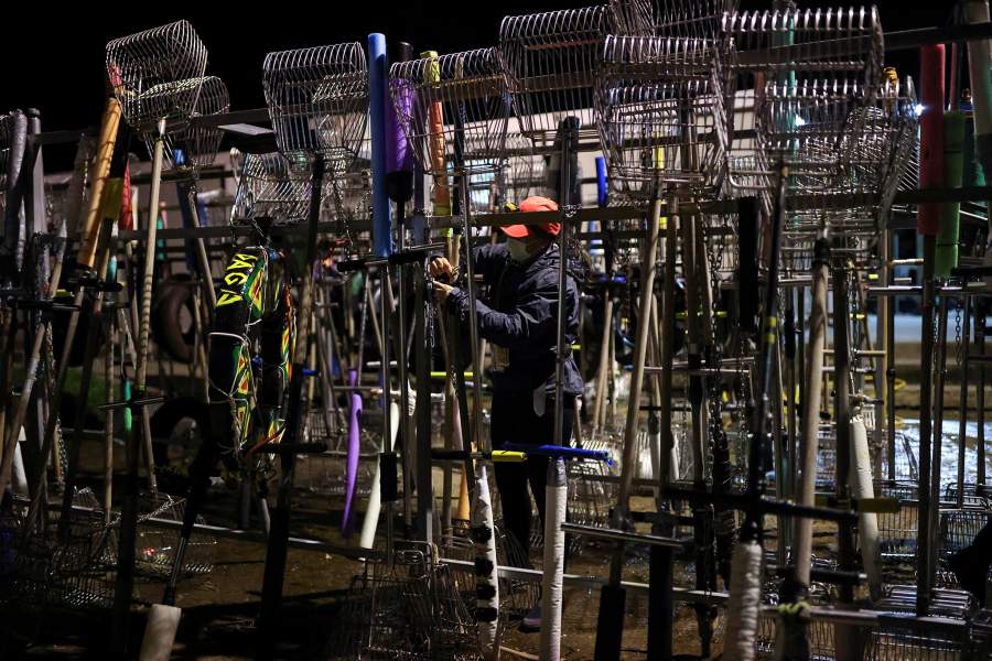 Как трудятся собирательницы моллюсков в Галисии