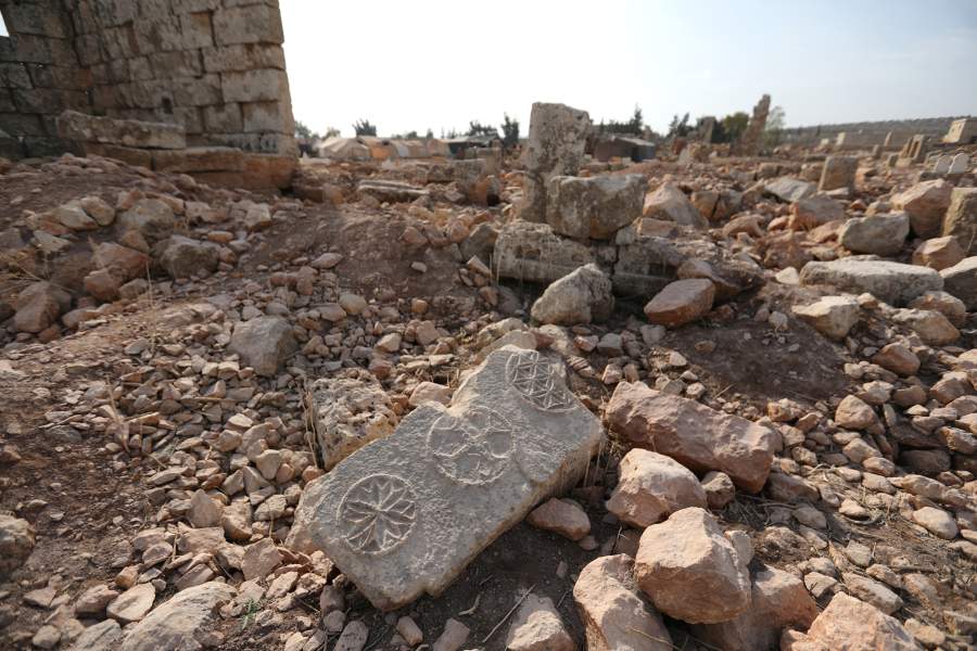 Жизнь сирийских семей в древних руинах