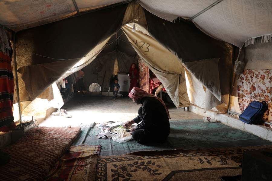 Жизнь сирийских семей в древних руинах