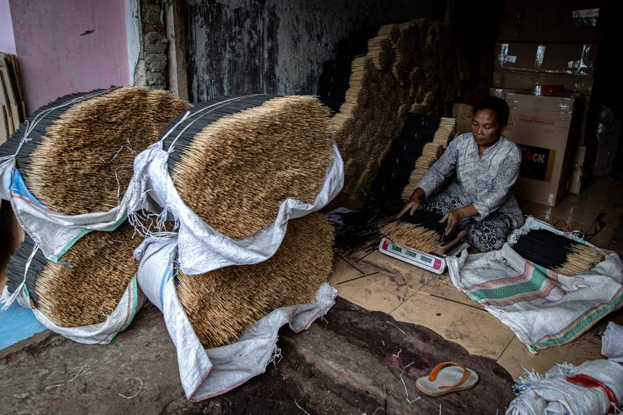 Сортировка и взвешивание готовых аромапалочек