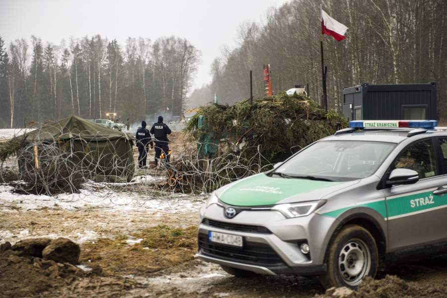 Строительство стены на границе с Белоруссией