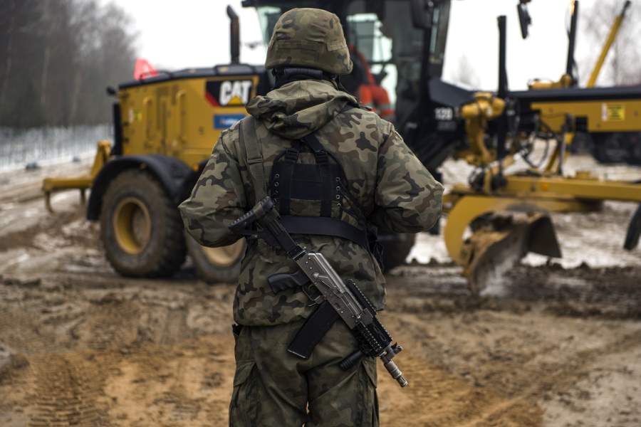 Строительство стены на границе с Белоруссией