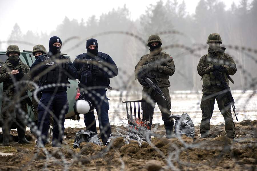 Строительство стены на границе с Белоруссией