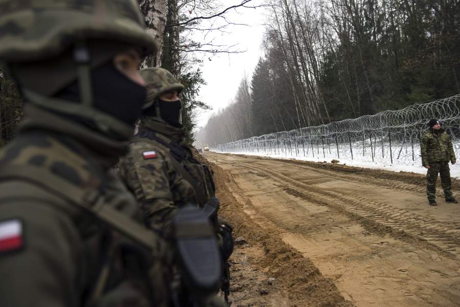 Строительство стены на границе с Белоруссией