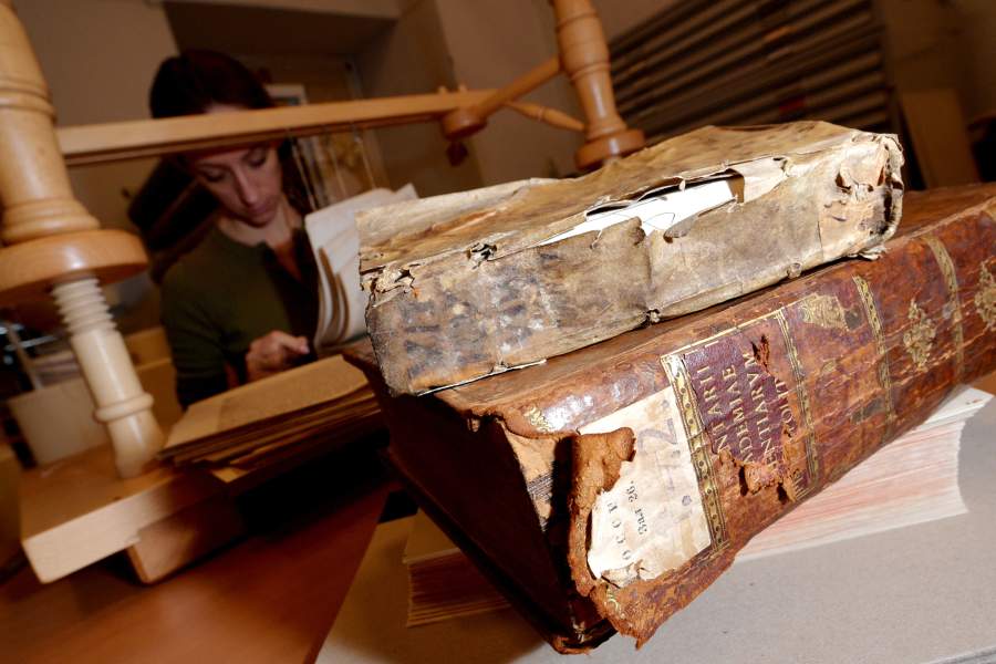 Как работает Федеральный центр консервации и реставрации библиотечных фондов в Санкт-Петербурге