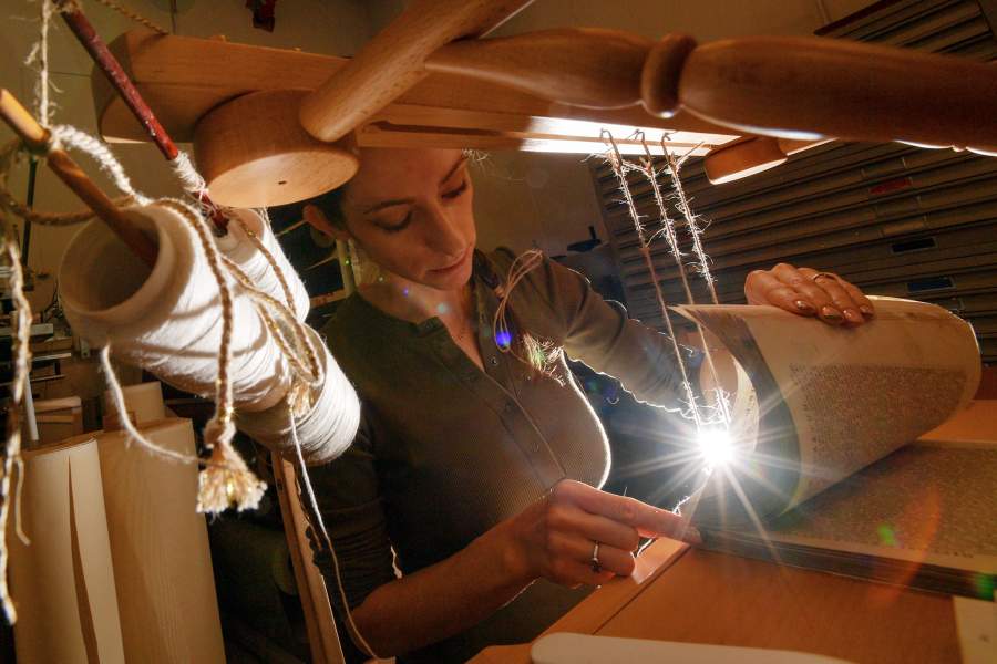 Как работает Федеральный центр консервации и реставрации библиотечных фондов в Санкт-Петербурге