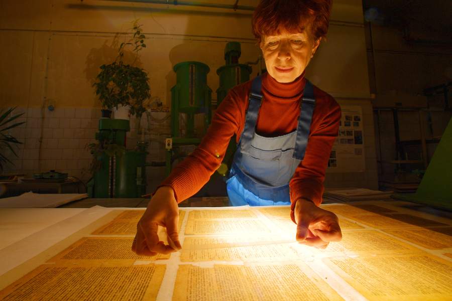 Как работает Федеральный центр консервации и реставрации библиотечных фондов в Санкт-Петербурге