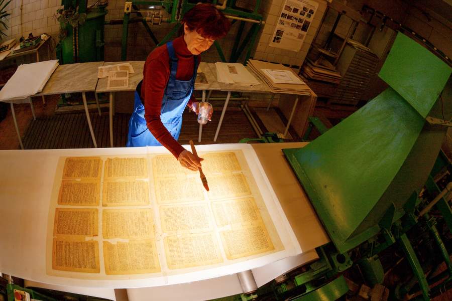 Как работает Федеральный центр консервации и реставрации библиотечных фондов в Санкт-Петербурге