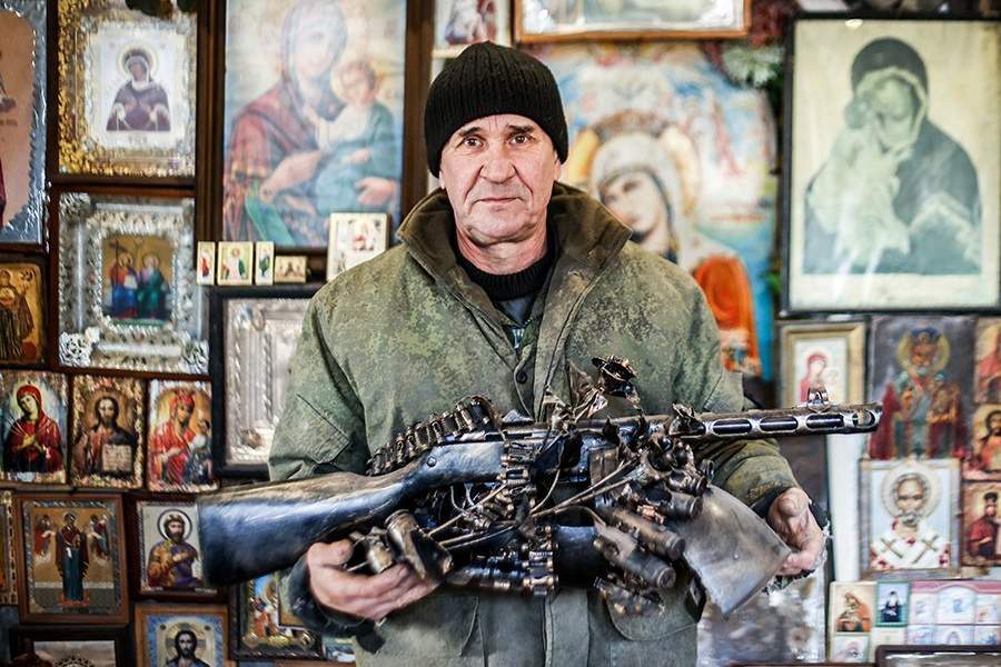 Как работает кузнец из Донецка