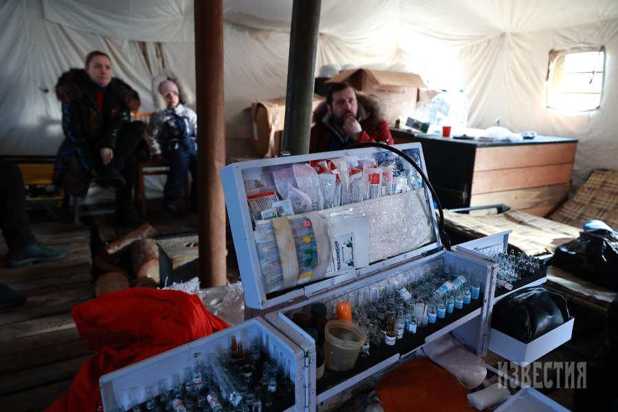 Палаточный лагерь беженцев в районе Старобельска