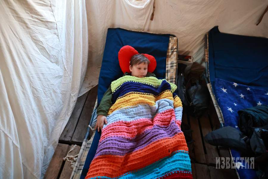 Палаточный лагерь беженцев в районе Старобельска