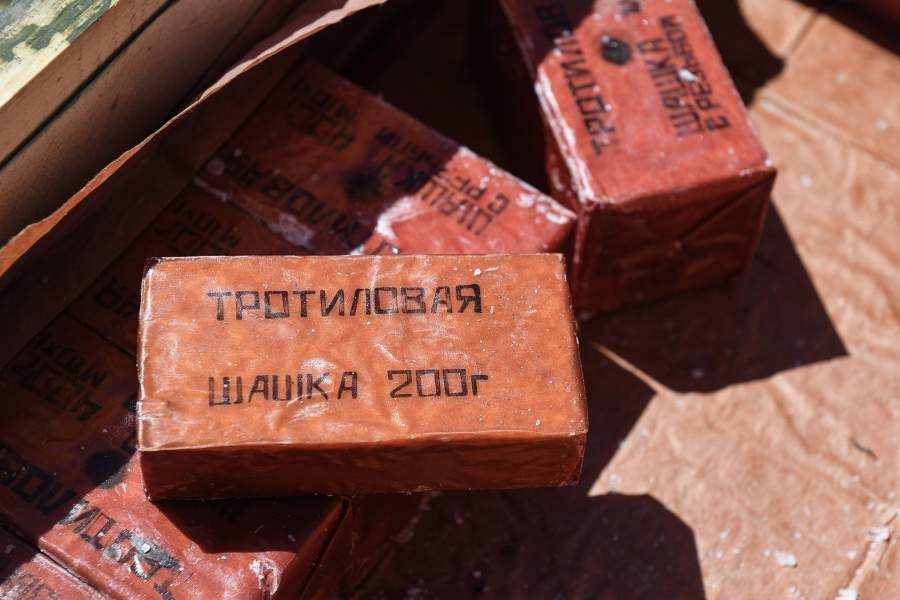 Саперы разминировали Арабатскую стрелку в Азовском море