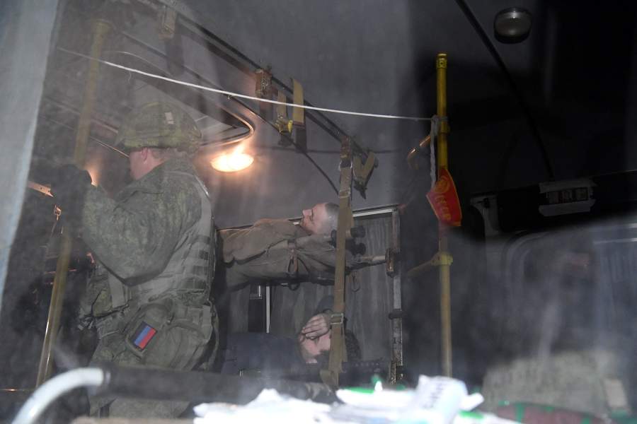 Вывоз раненых украинских военных с «Азовстали»  