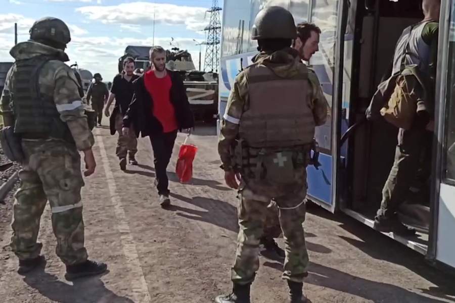 Вывоз раненых украинских военных с «Азовстали»  