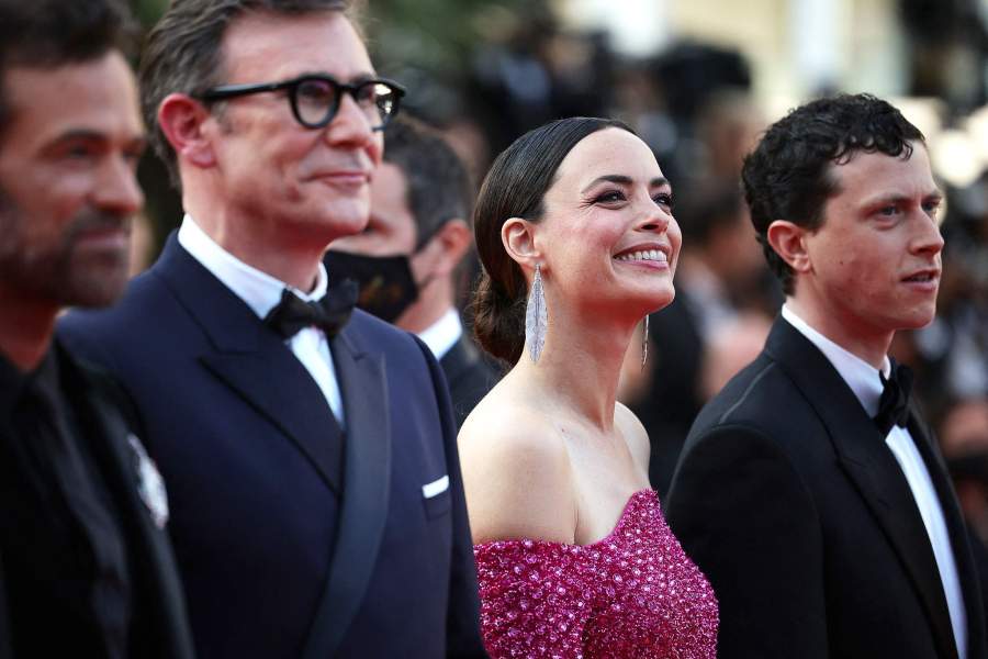 Режиссёр фильма «Окончательный монтаж» Мишель Хазанавичус и актёры Ромен Дюрис, Беренис Бежо и Финнегэн Олдфилд.