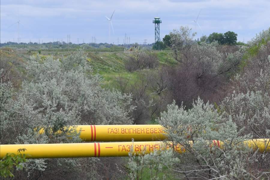 Газовые трубы над Северо-Крымским каналом в Херсонской области