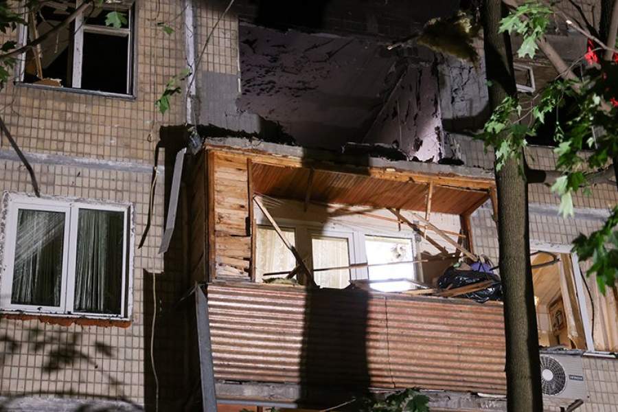 Жилой дом, пострадавший в результате обстрела