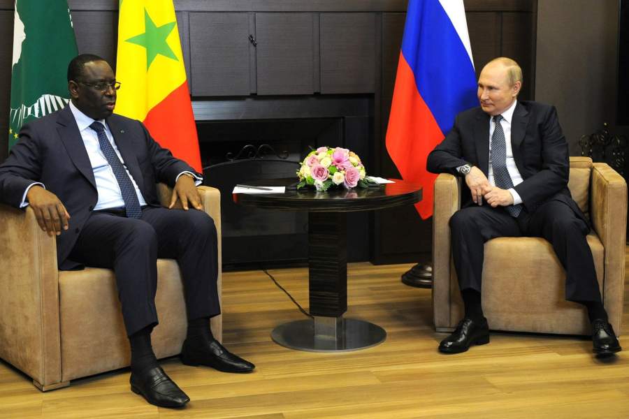 Президент РФ Владимир Путин и председатель Африканского союза, президент Сенегала Макки Салл