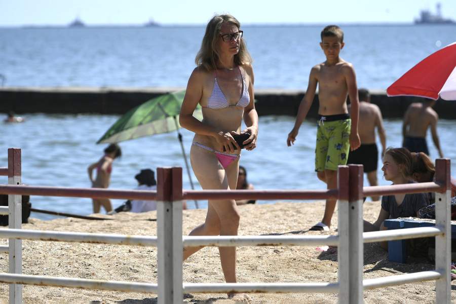 Пляжный сезон в Мариуполе