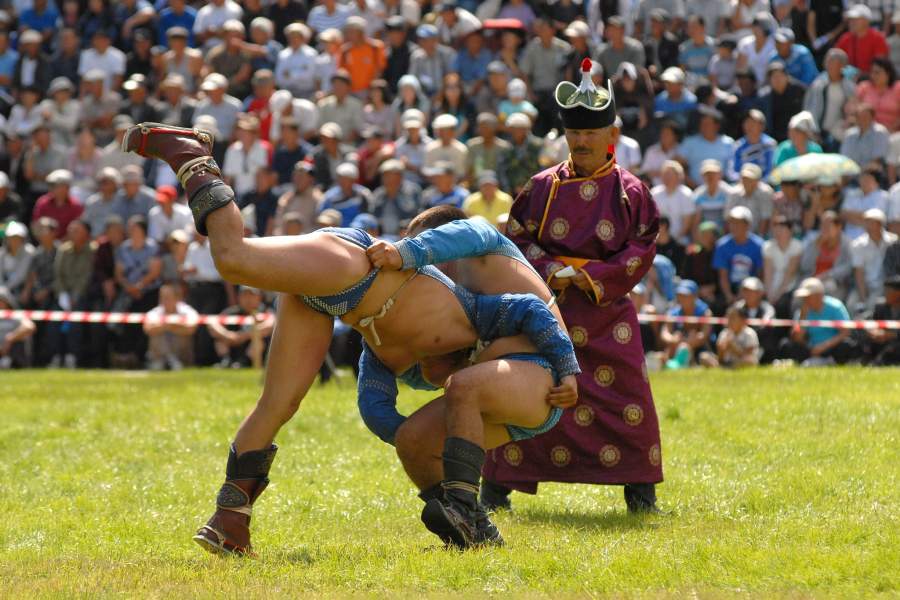 Традиционная тувинская борьба Хуреш