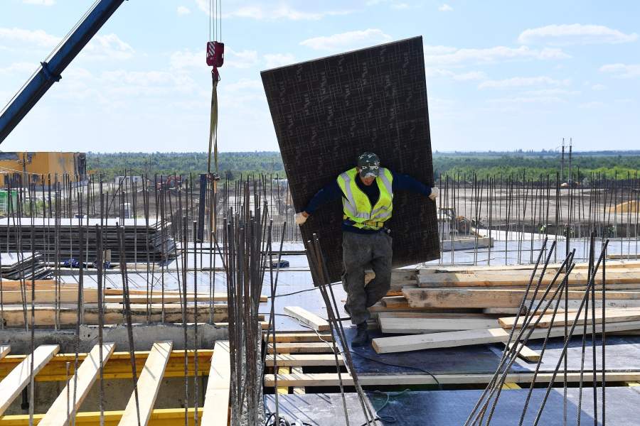 Строительство жилых кварталов в Мариуполе