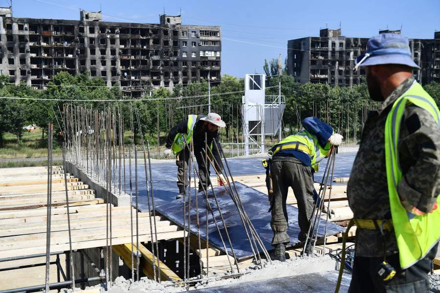 Строительство жилых кварталов в Мариуполе